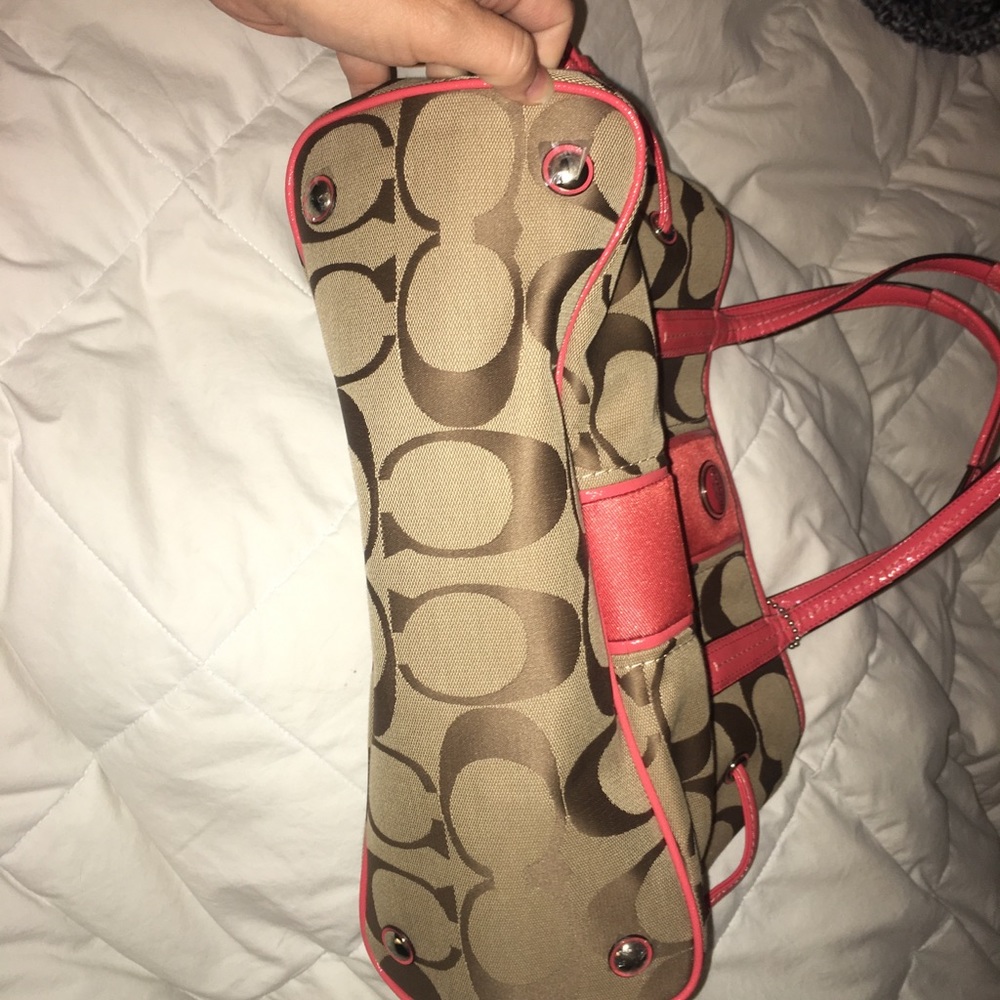 Coach purse - Picture 4 of 6